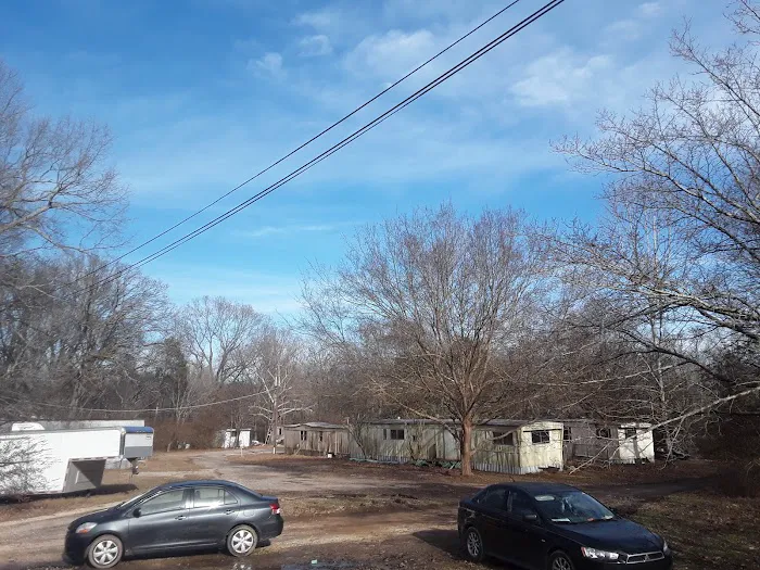 Red Oak Mobile Home Park Picture 3