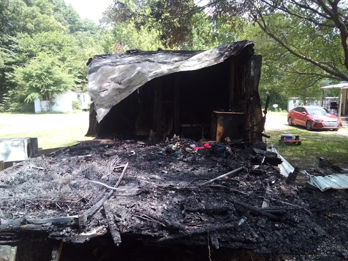 Red Oak Mobile Home Park Picture 7