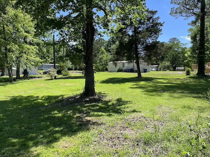 Magnolia Lakeside Village Picture 2