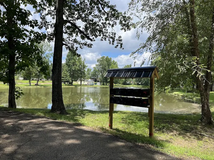 Magnolia Lakeside Village Picture 1