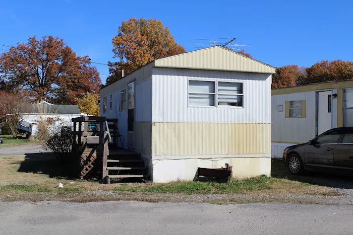 Country Oaks Mobile Home Park Picture 1