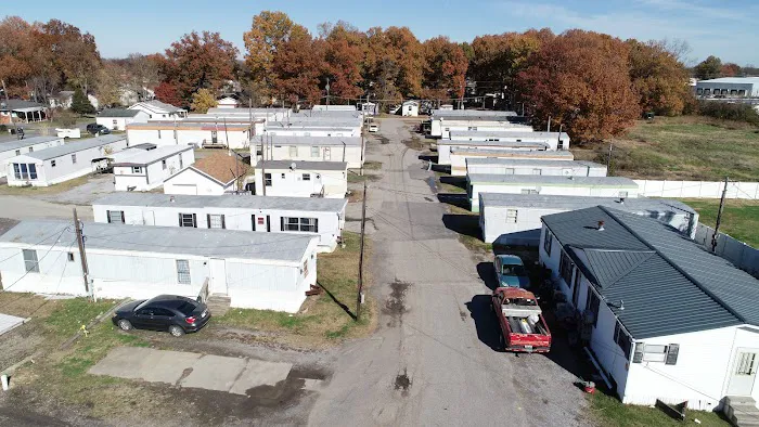 Country Oaks Mobile Home Park Picture 7