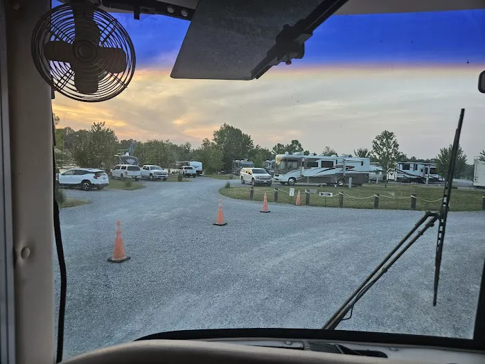 Venture River RV Park Picture 6