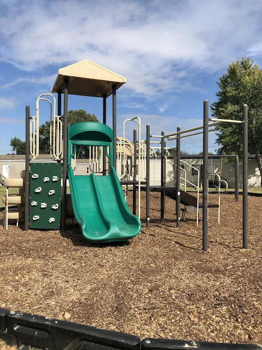 Ashwood Village Picture 6