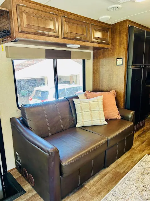 Son And father rv rental Picture 9