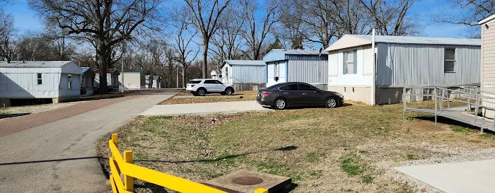 Pecan Circle Picture 5