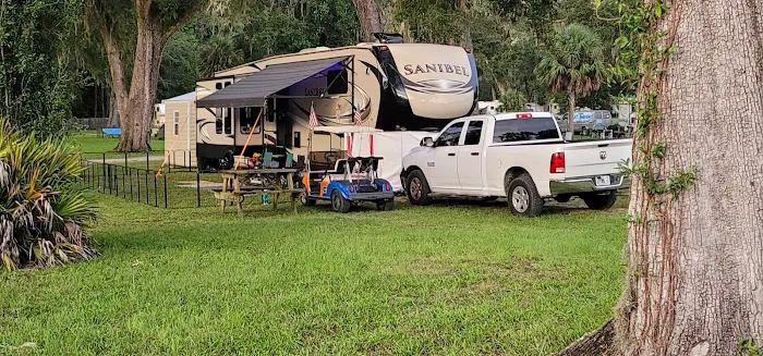 Lucky Charm RV Park Picture 7