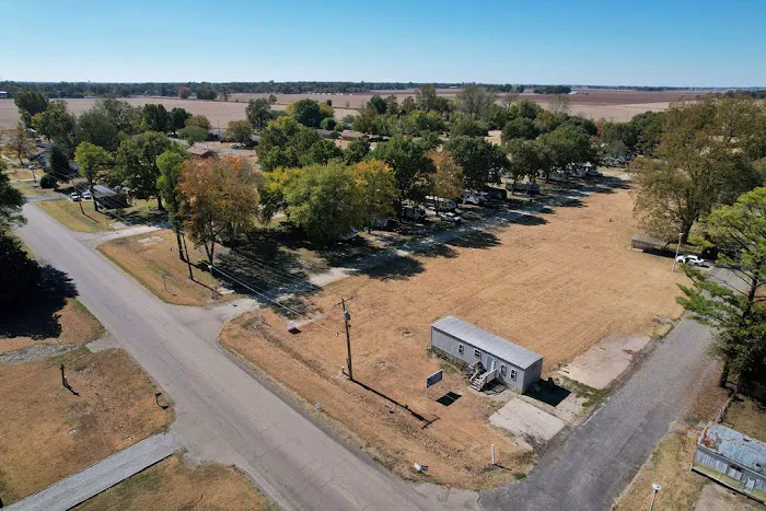River Oak RV & Mobile Home Park Picture 10