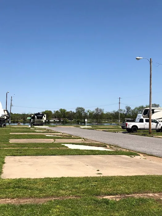 Cook's Lake RV Resort and Campground Picture 4