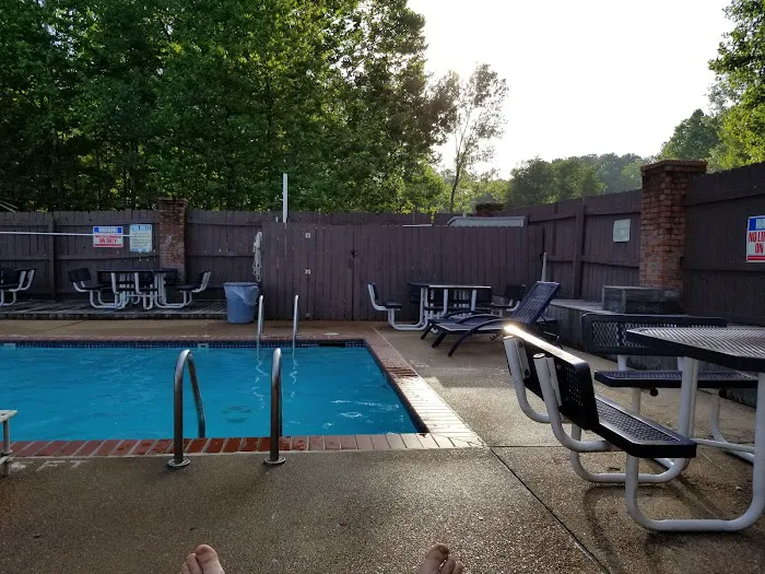 Graceland RV Park & Campground Picture 2