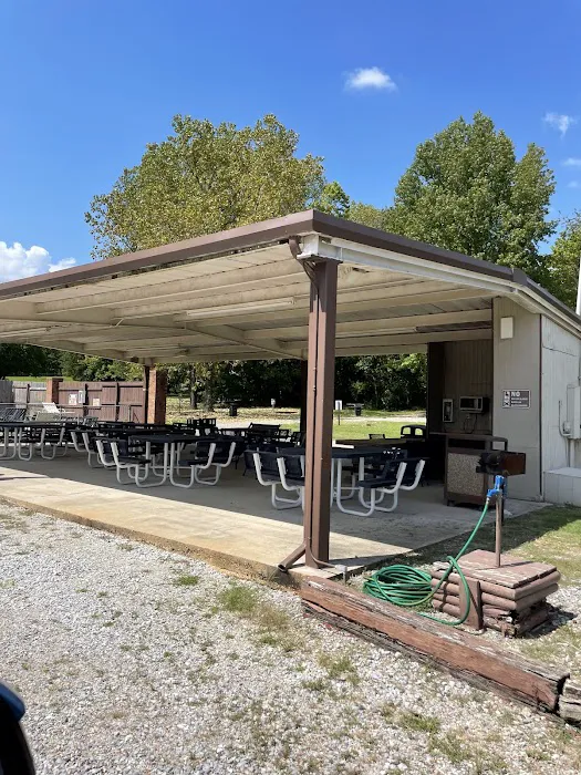 Graceland RV Park & Campground Picture 7