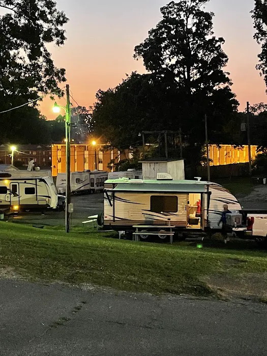 Elvis Presley Boulevard RV Park Picture 7