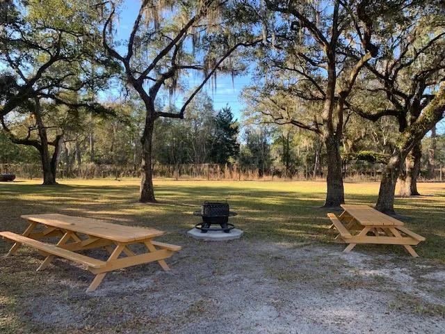 Shady Oaks RV & Mobile Home Park Picture 2