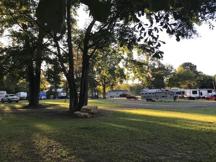 Island Road RV Park Picture 1