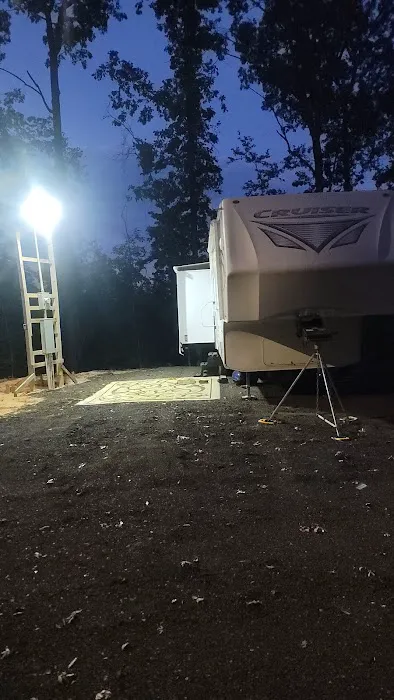 Peaceful Oaks RV Park Picture 3