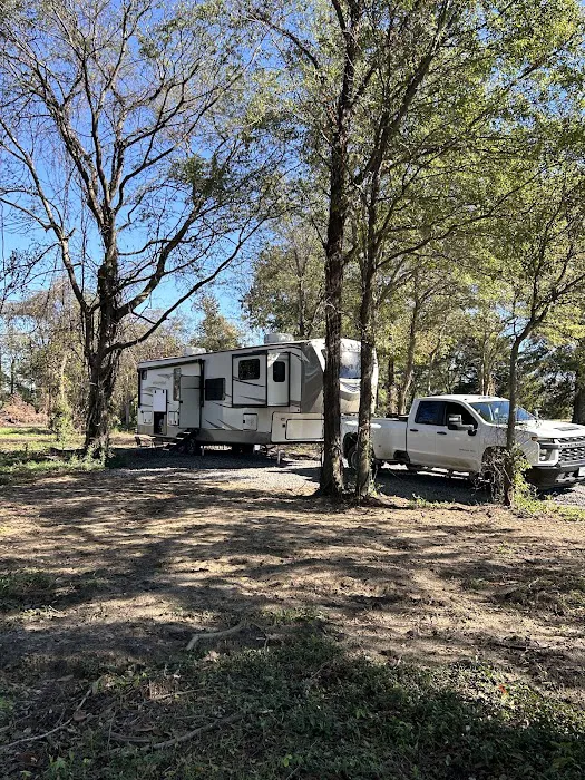 Whispering Oaks Rv Park Picture 2