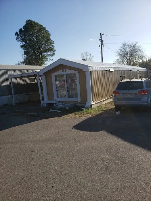 Country Manor Trailer Park Picture 4