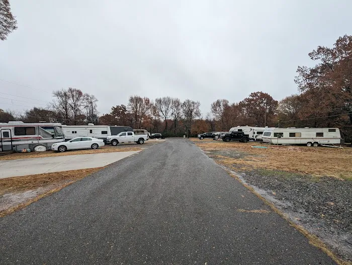 Hilltop RV Park Picture 3