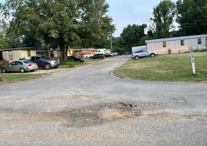 Lynchburg Mobile home village Picture 4
