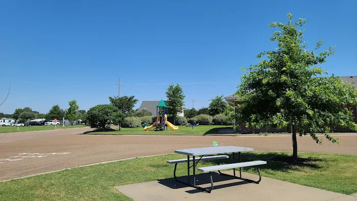 EZ Daze RV Park Picture 8