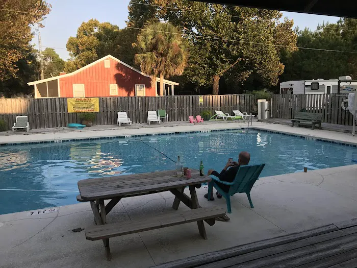 Piddler's Pointe RV Resort And Campground Picture 1
