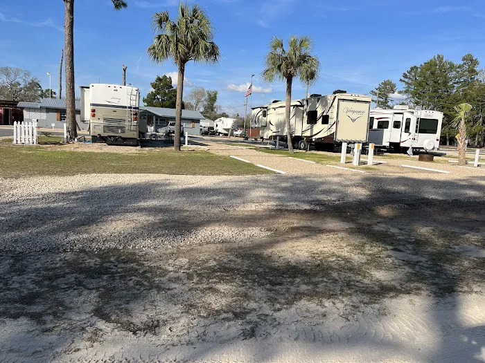 Steinhatchee Village RV Park Picture 2