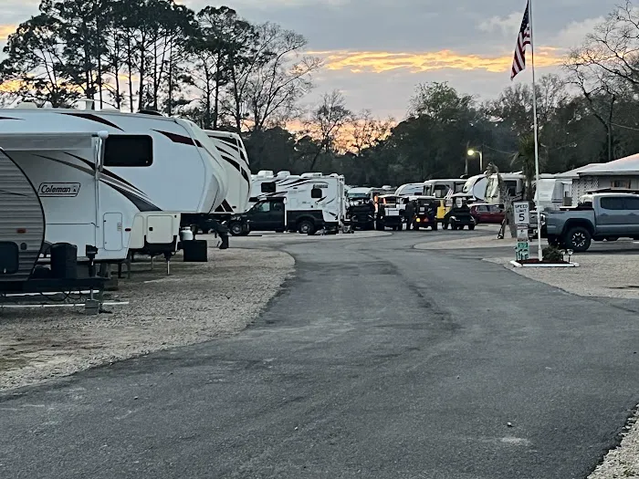 Steinhatchee Village RV Park Picture 3
