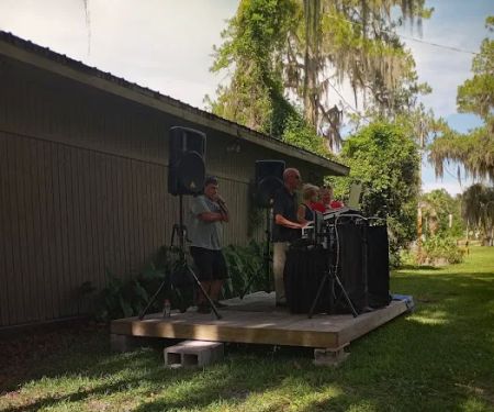 Lochloosa Harbor resort