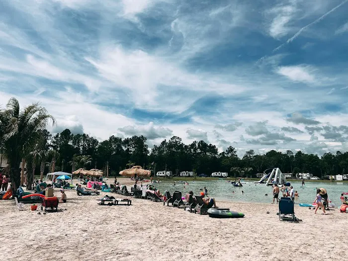 Island Oaks RV Resort Picture 7