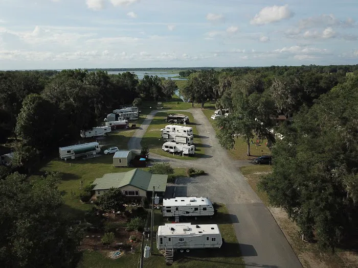 Old Florida RV Resort Picture 7