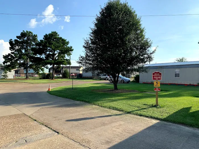 Bulldog Mobile Home & RV Park LLC Picture 10