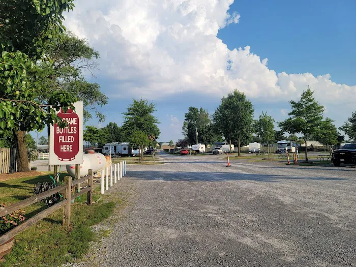 Hinton Park Inc RV Park Picture 6