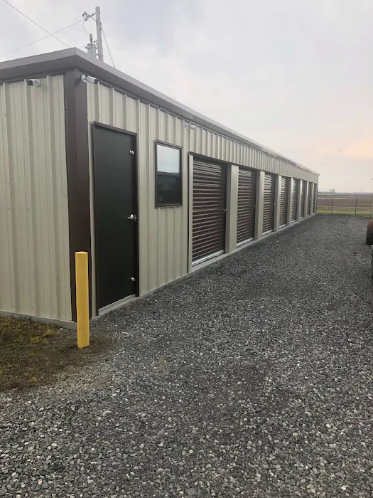 Corner Storage & RV Hook-Ups, 2 RV Locations Picture 7