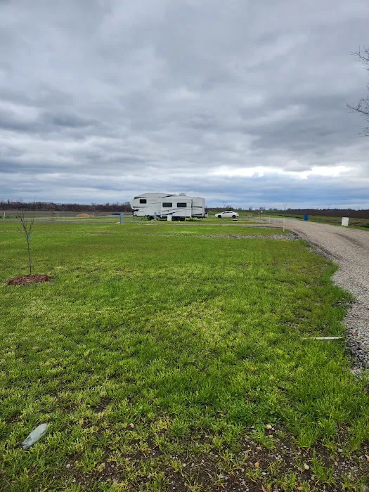 Corner RV Park Picture 7