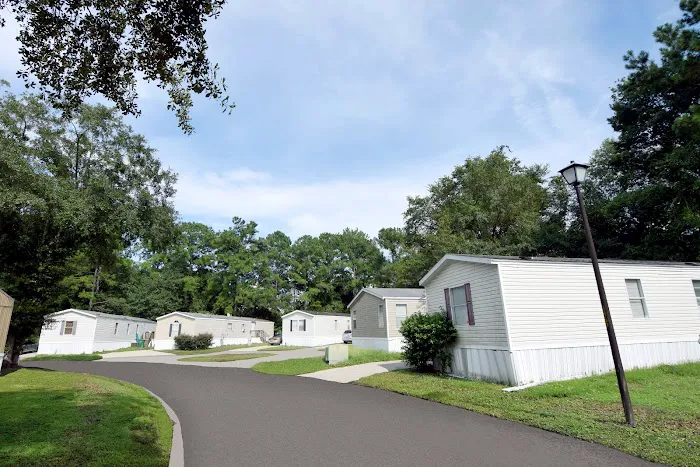 PINE BREEZE MOBILE HOME PARK Picture 2