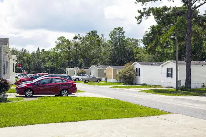 Deerpointe Manufactured Home Community Picture 6