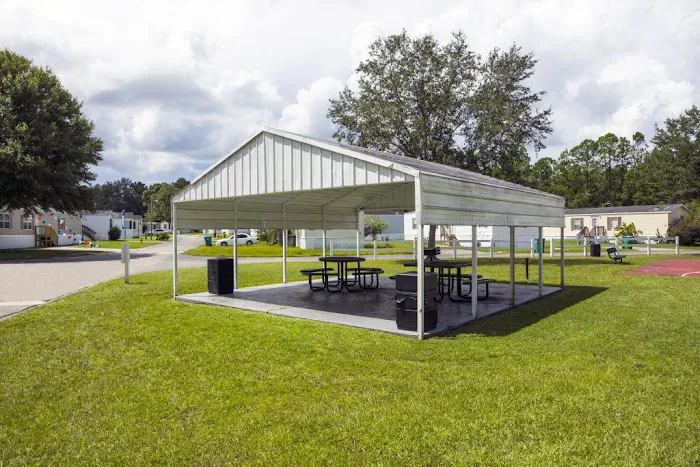 Deerpointe Manufactured Home Community Picture 2