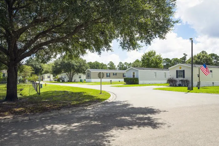 Deerpointe Manufactured Home Community Picture 3