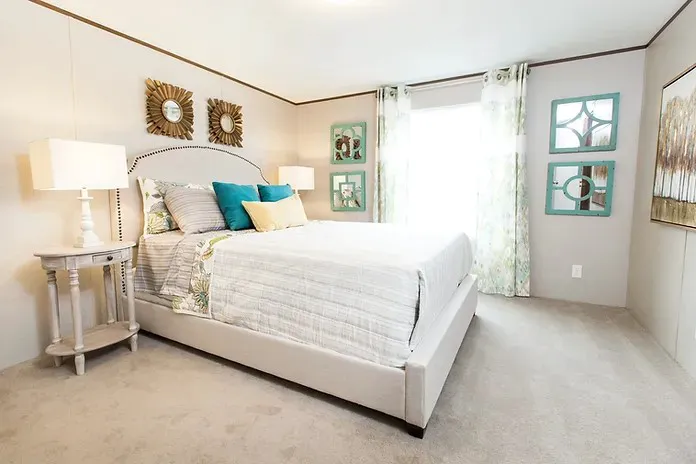 Silver Lake Oaks Mobile Home Community Picture 3