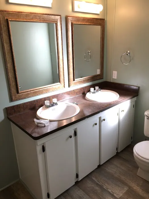 Oaks Landing Mobile Home Park Picture 1