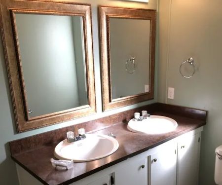 Oaks Landing Mobile Home Park