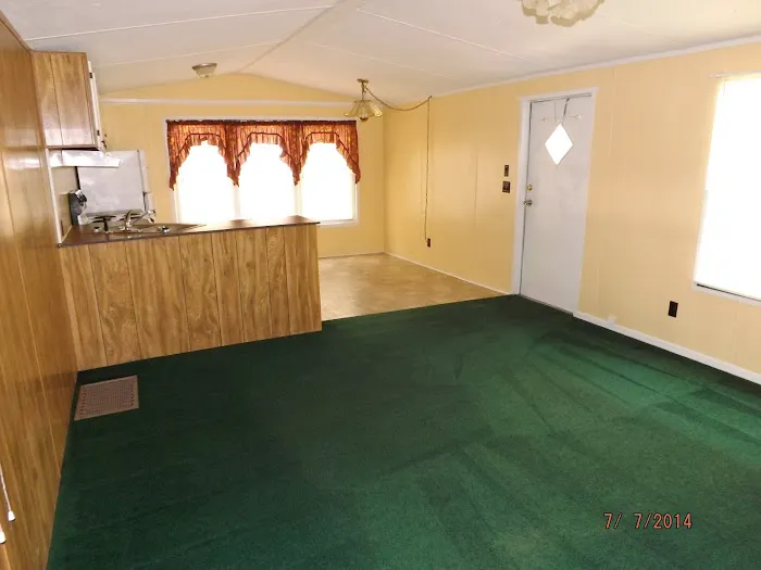Oaks Landing Mobile Home Park Picture 3
