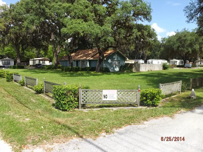 Oaks Landing Mobile Home Park Picture 9