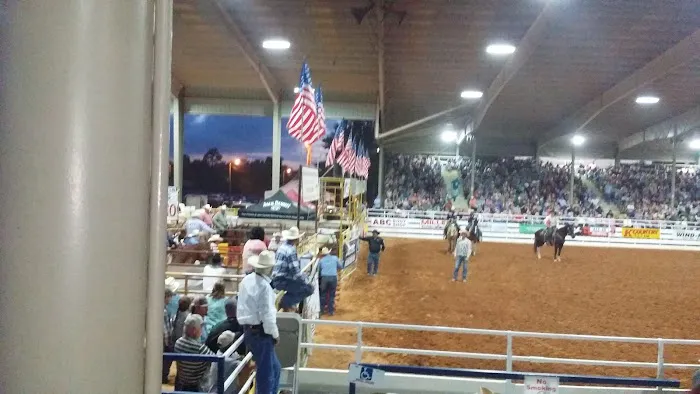 HOLIDAY TRAV-L- PARK Picture 4