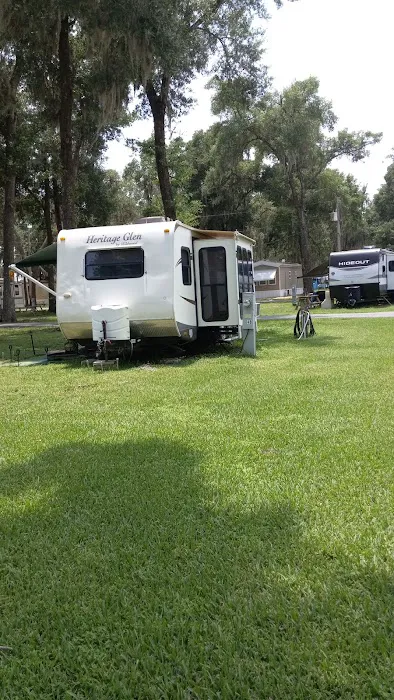 Arrowhead Campsites & Mobile Home Park Picture 5
