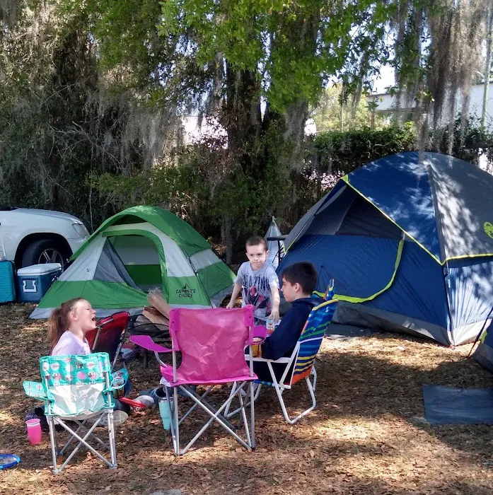 Arrowhead Campsites & Mobile Home Park Picture 7