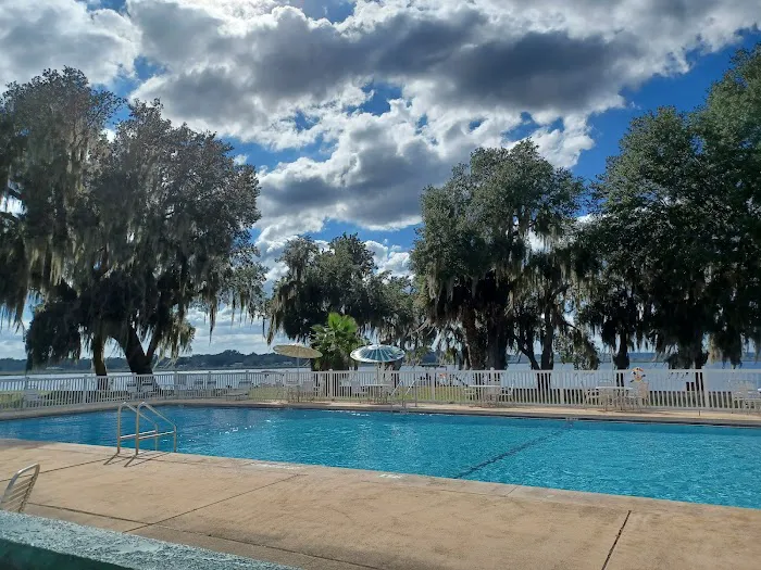 Salt Springs Resort Picture 2