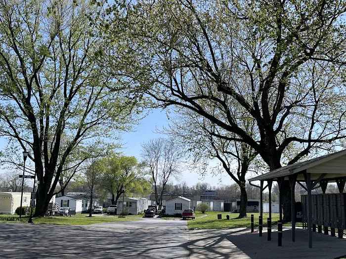 Pinewood Trailer Park Picture 2