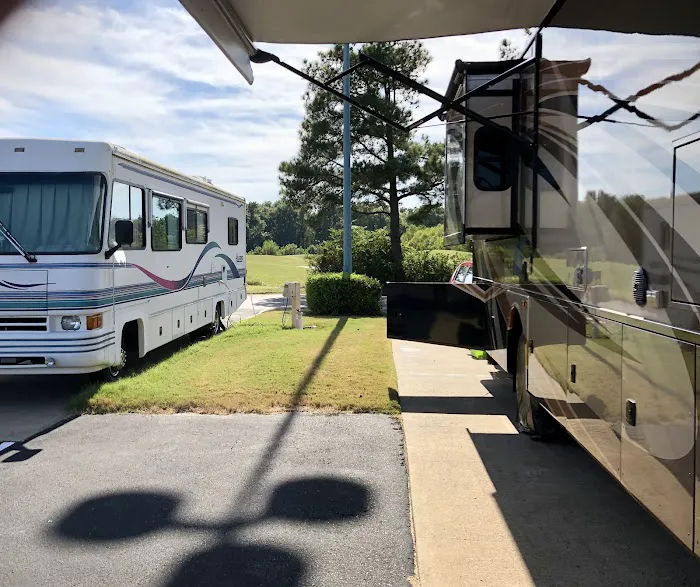 Hollywood Casino RV Park Picture 5