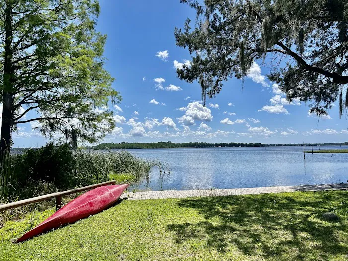 Inglis Lakeside RV Park Picture 3